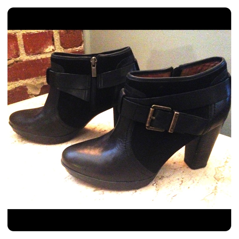 Clark's Lida Dallas Ankle Boot - 9 1/2 M